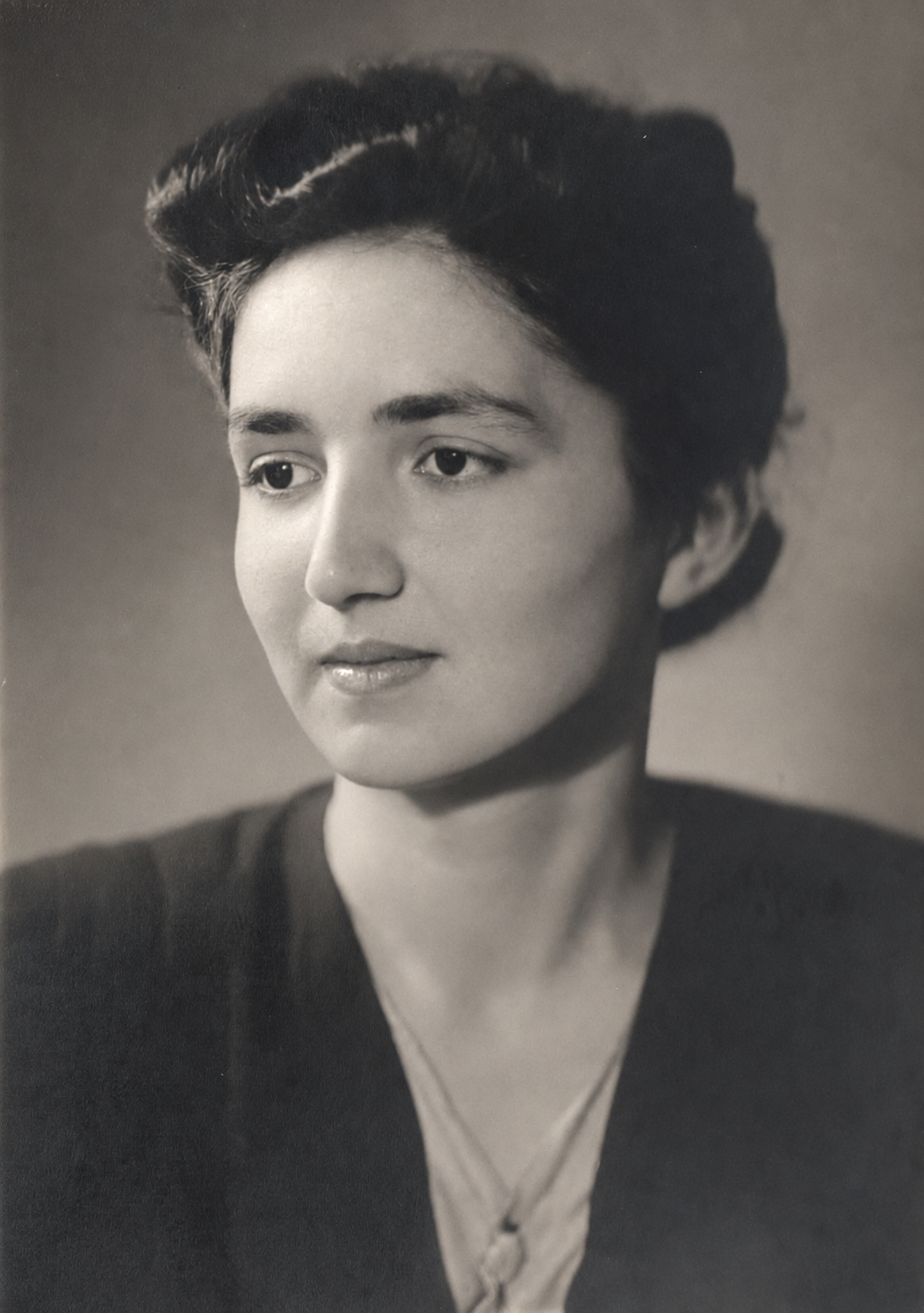 Zefira Kirillowna Gutnova (Butaeva), 1947